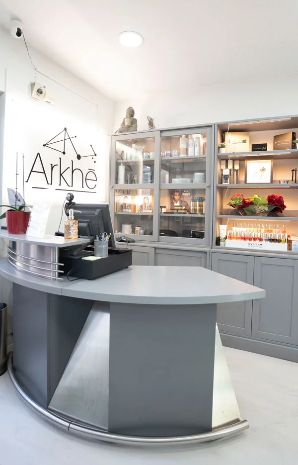 Entrada peluquería José F. Herráiz